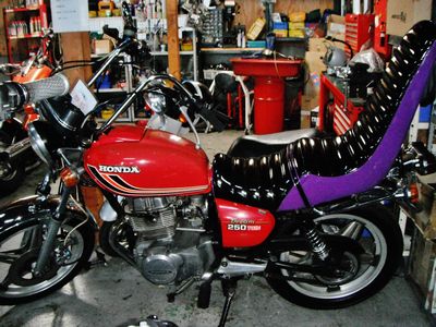エナメル三段シート | 旧車バイク・カスタムバイク販売「BurstCity