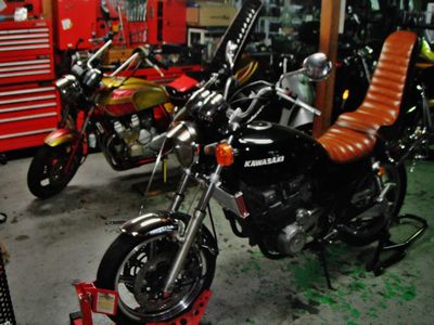 XJRとゼファー | 旧車バイク・カスタムバイク販売「BurstCity