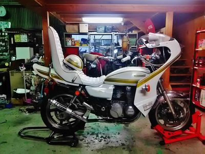 ロケットカウルのゼファー | 旧車バイク・カスタムバイク販売