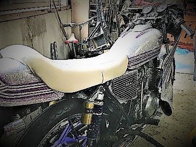 バナナシート | 旧車バイク・カスタムバイク販売「BurstCity バナナシート | 旧車バイク・カスタムバイク販売「BurstCity