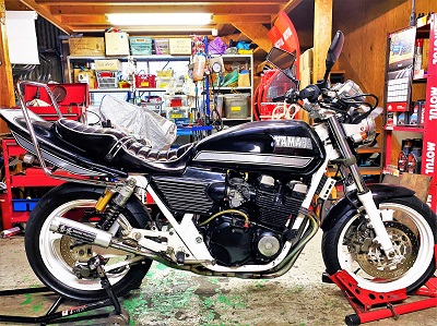 ＸＪR４００にタンデムバー | 旧車バイク・カスタムバイク販売 ...