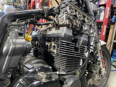 XJR400インマニ交換 | 旧車バイク・カスタムバイク販売