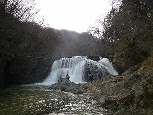 三依地区の淵