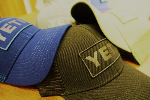 YETI イエティ カモフラ柄キャップ ハンティング アウトドア アウトドア CAP メッシュキャップ YETI ワッペン 迷彩古着