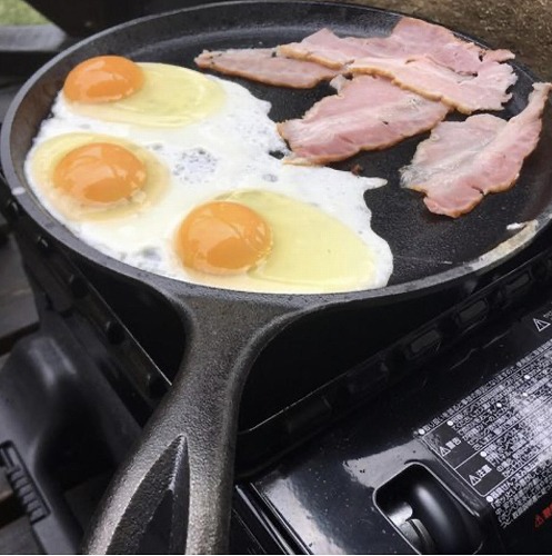 Lodge スキレット&ラウンドグリドル 薄型スキレットで料理を楽しむ「LODGE(ロッジ) ラウンドグリドル