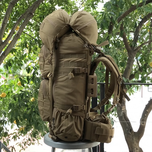大容量でも取り回しの良い MILITARY の大型パック【MYSTERY