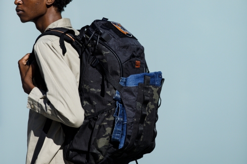 ドモカ 東京店のみ限定販売 MYSTERY RANCH X Carryology XzdeI