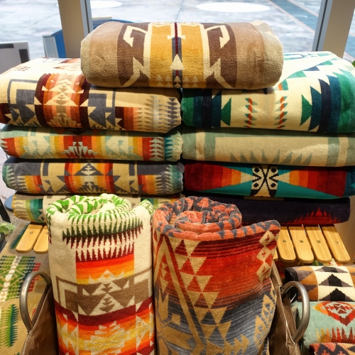 オールシーズン使えるPENDLETONジャガードバスタオルオーバー
