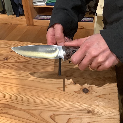 様々な用途に使い易く、初めての1本にもオススメのナイフのご 様々な用途に使い易く、初めての1本にもオススメのナイフのご