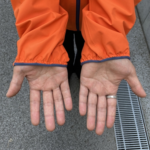 Outdoor ResearchのAscentShellジャケットで快適な