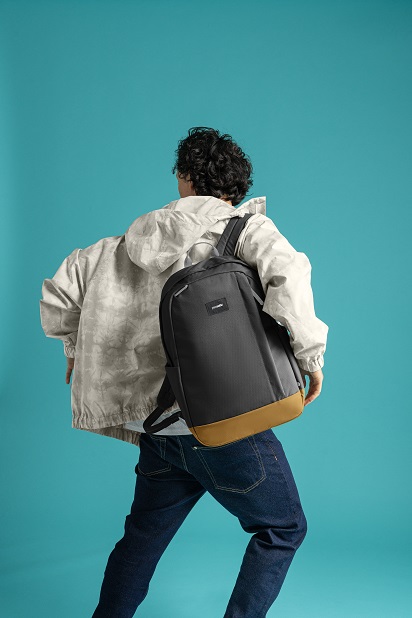 あなたの貴重品と地球を守るパックセーフ！！【京王百貨店新宿店