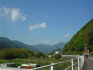051028_さあ峠だ。