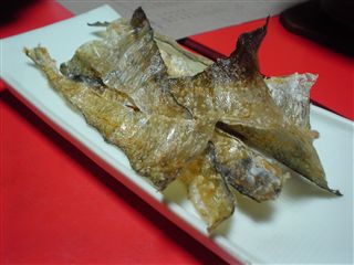 051028_1.やまめ皮 炙り焼