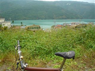 051029_雨です。出発です。