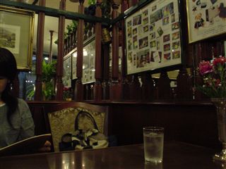 050604_LONDON TEA ROOM堂島店。