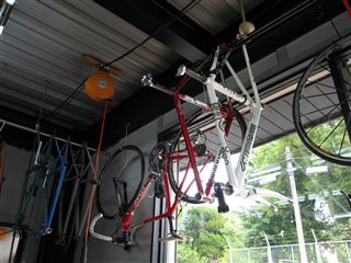 吊られているコルナゴマスター。