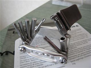 LEZYNE(レザイン)STAINLESS-12 12機能。