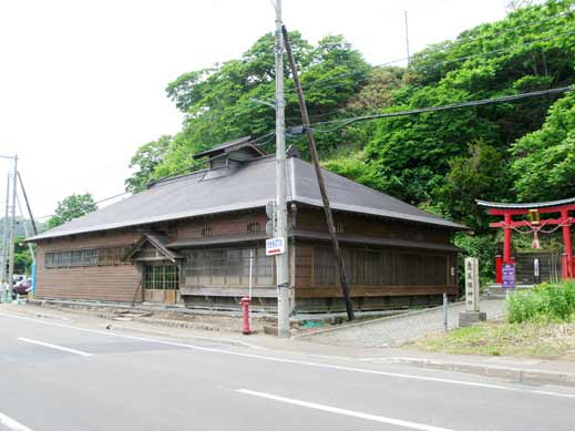 北東方向からみた格子出窓519