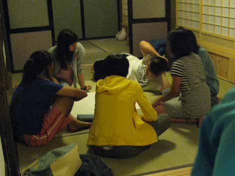 女子は作戦会議
