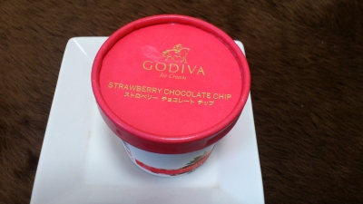 ゴディバストロベリーチョコレートチップアイス