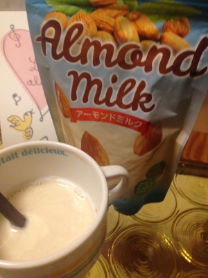 アーモンドミルク+飲む大豆