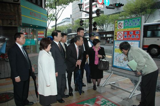 20080409_路上喫煙、ポイ捨て禁止区域を視察