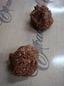チョコココナッツマカロン