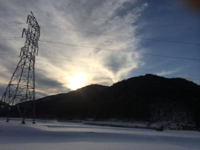 田舎の帰り道の彩雲
