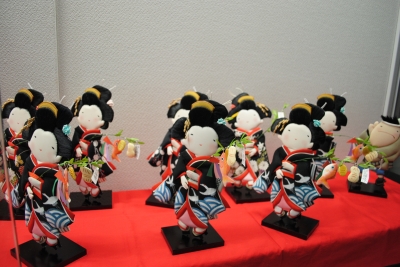 芸妓さんのかち詣りがあでやかな十日恵比寿