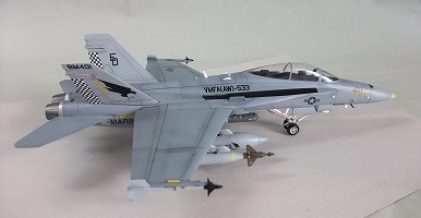 航空機・ヘリコプター FA-18D Hornet Night Attack 1⁄72 F⁄A-18D Night