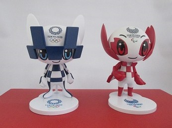 東京オリンピックマスコット ミライトワ ソメイティ フィギュア