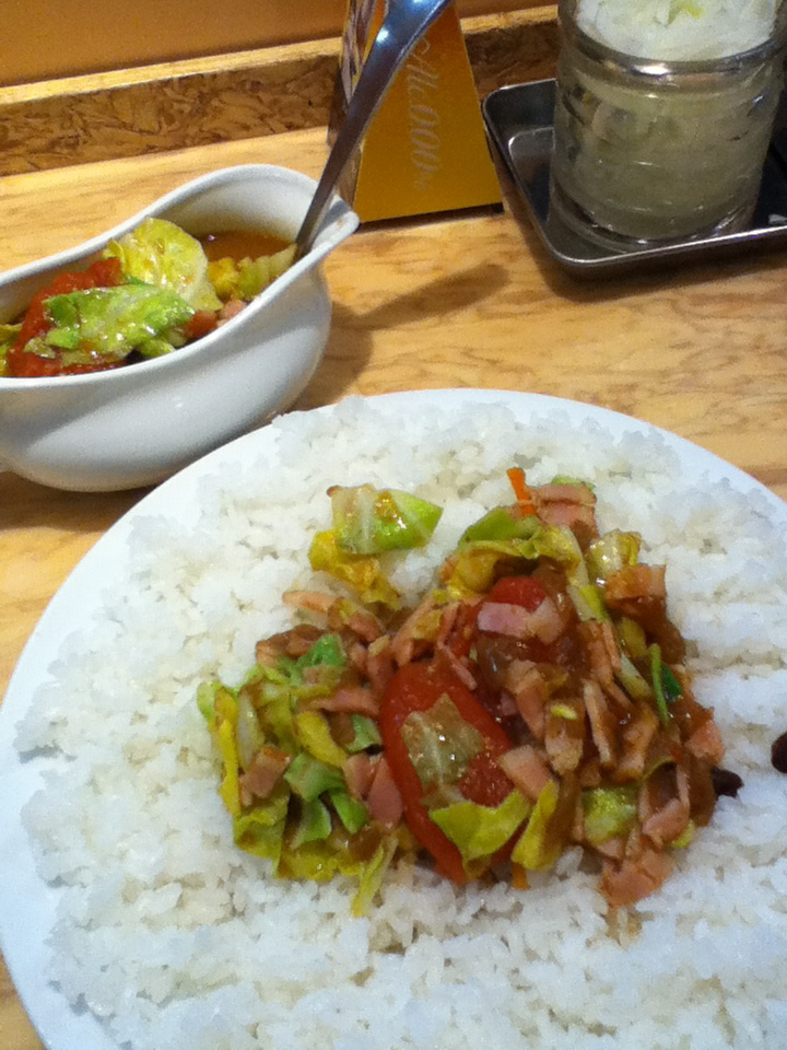 ベーコン野菜トマトcurry 980円