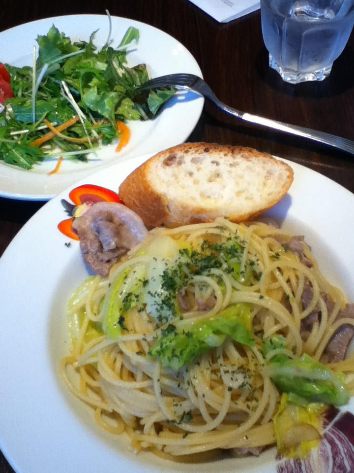 豚肉と春キャベツの柚子胡椒風味 750円