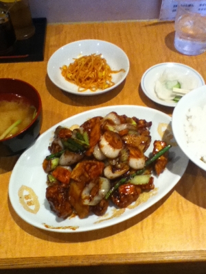 日替り定食 鶏肉と甘酢あんかけ炒め 750円