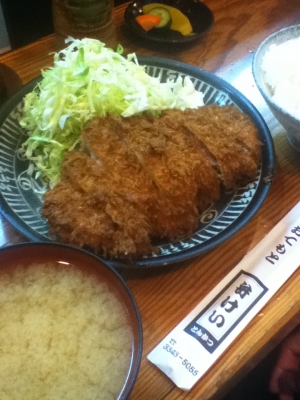 とんかつ定食 740円