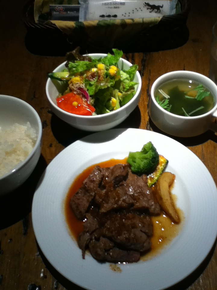 国産牛の鉄板焼 980円