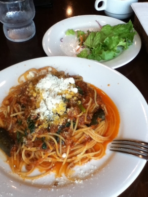 平日ランチ(茄子とほうれん草のミートスパゲッティ) 950円