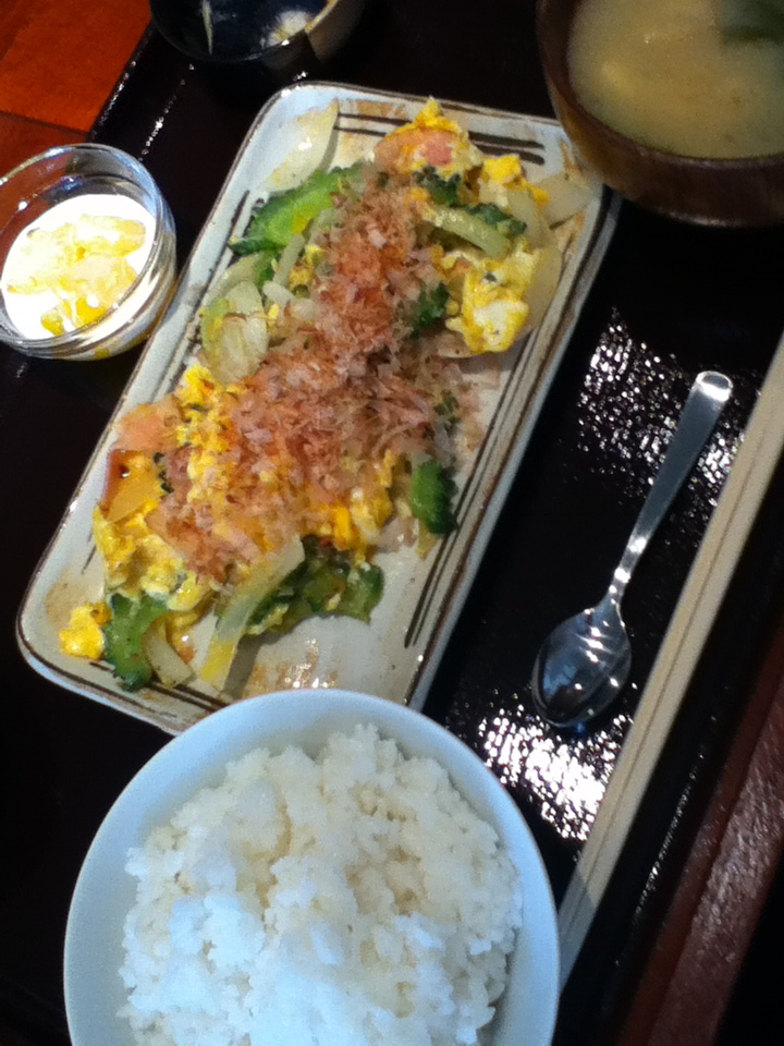 ゴーヤチャンプルー定食 800円