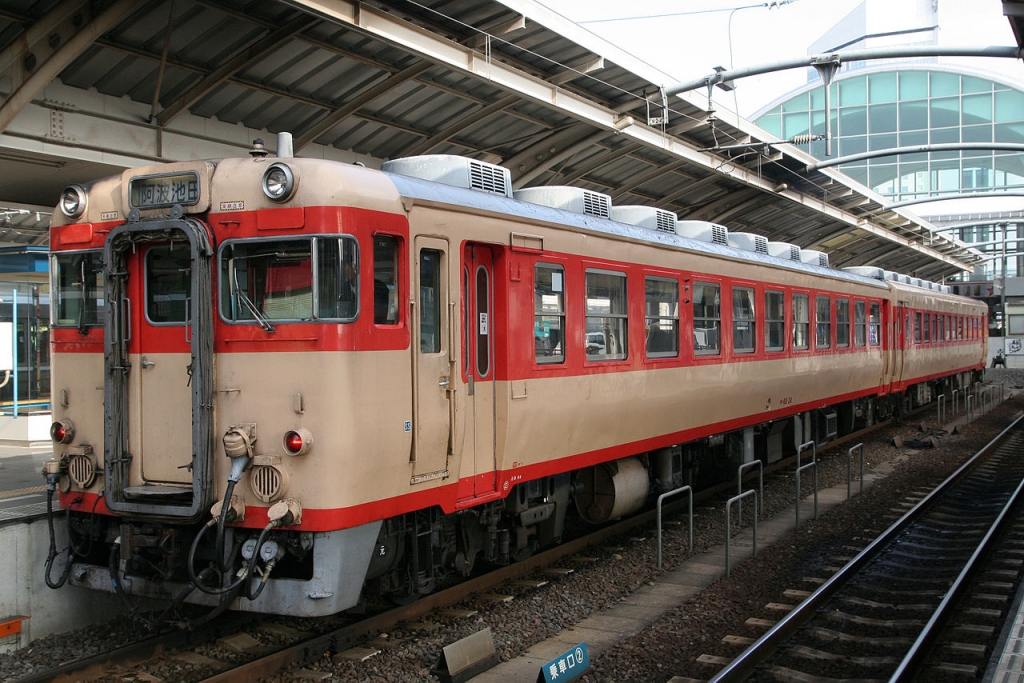国鉄形最後の急行気動車キハ65