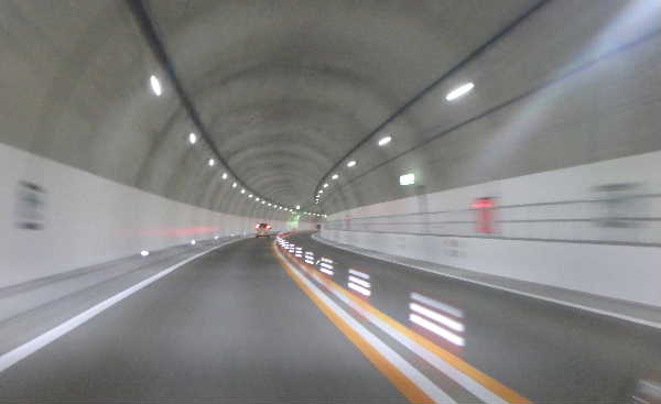 トンネル