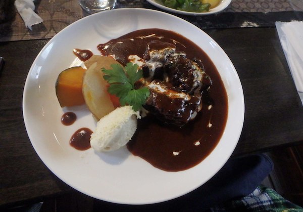 スモークビーフの赤ワイン煮