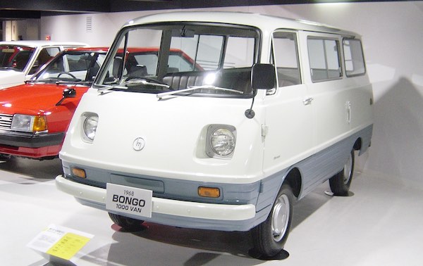 初代ボンゴ車