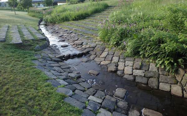 水路メドゥ