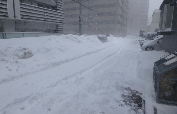 猛吹雪