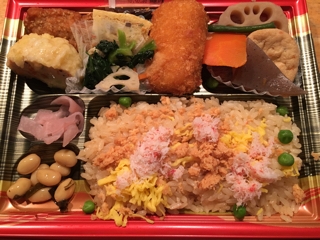 いなげやの弁当 紅ズワイガニ御飯の幕の内弁当 を食べてみた 福の達人