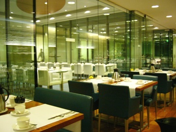 andel's Hotel 朝食場所