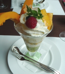 千疋屋総本店 トロピカルパフェ