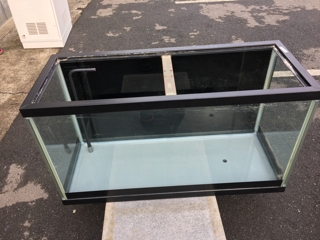中古品 ガラス水槽　120cm46cm52cm 水槽台130cm46cm83cm 中古品 ガラス水槽120cm46cm52cm 水槽台130cm46cm83cm