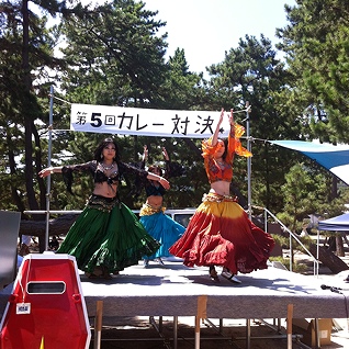 デルタ マーケット 高松 女木島 カレー対決