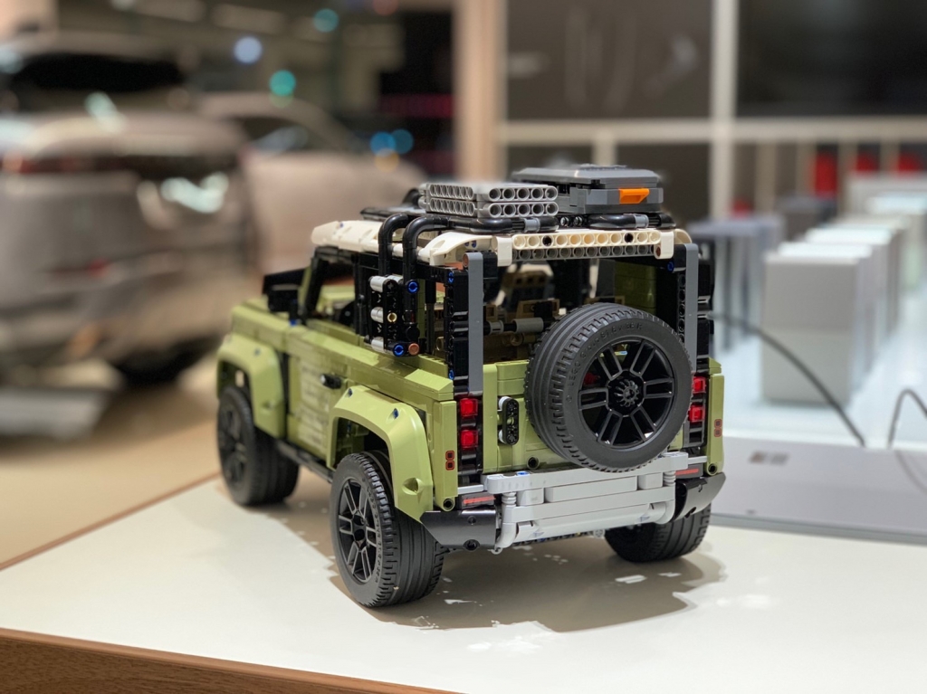 Land Rover Defender & LEGO TECHNIC | ジャガー・ランドローバー浦和